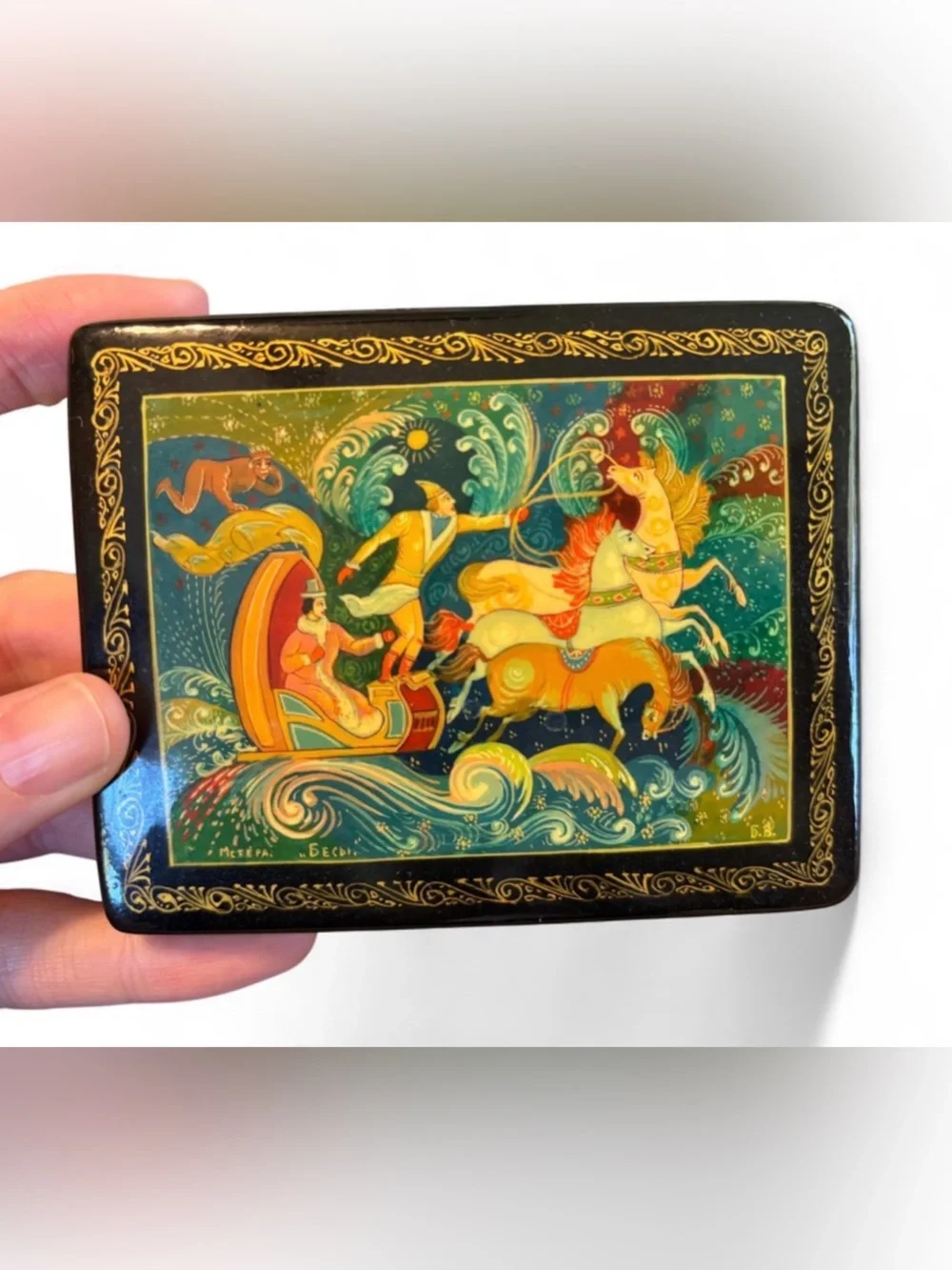 Vintage RUSSIAN Lacquer Box Hand Painted Signed Mstera